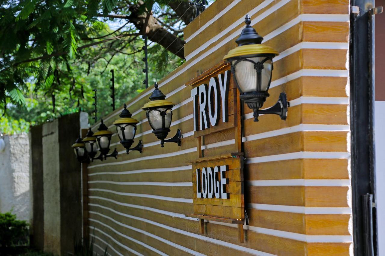 Troy Lodge ลุซากา ภายนอก รูปภาพ