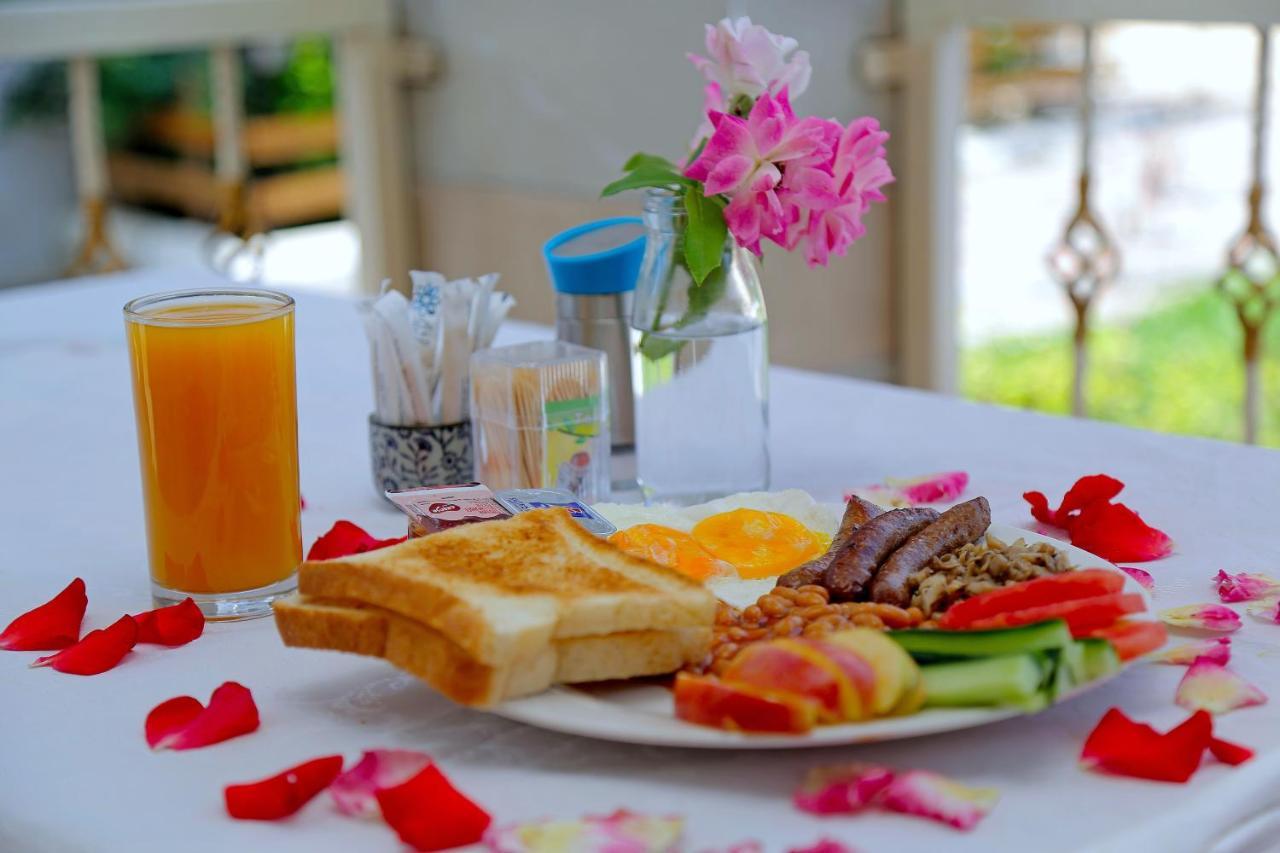 Troy Lodge ลุซากา ภายนอก รูปภาพ